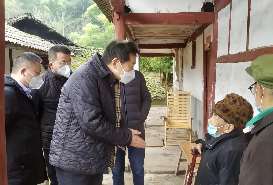 四川省美狮贵宾会集团党委书记、董事长任丁率队赴嘉陵区开展帮扶工作